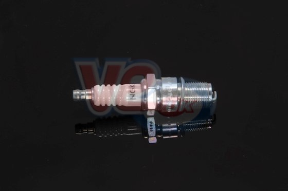 thumbnail image 2 of YAMAHA NGK Spark Plug CR8E CR9E CR6HSA CPR8EA-9 LMAR8A-9 MR8E-9 Y15ZR 2 of 9