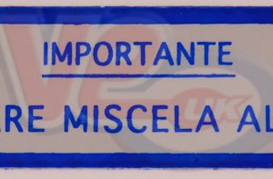 ITALIAN – BLUE 6 PERCENT OIL MIX TANK STICKER – 58mm x 20mm