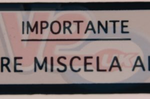 ITALIAN – GREEN 6 PERCENT OIL MIX TANK STICKER – 58mm x 20mm