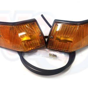 PAIR OF OLYMPIA REAR INDICATORS – BLACK BODY-AMBER LENS – VESPA PX